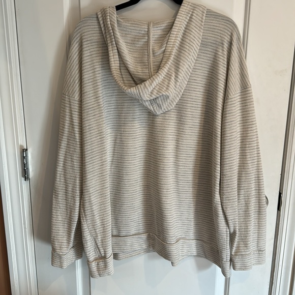 Sonoma life style plus size long sleeve light V Neck hooded sweatshirt Sz 2X - Picture 5 of 8